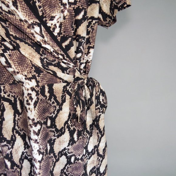 ⭐️ Studio One 16 Brown Snake Print Dress - Picture 4 of 5